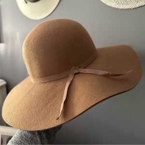 Brown Floppy/Round Felt Hat